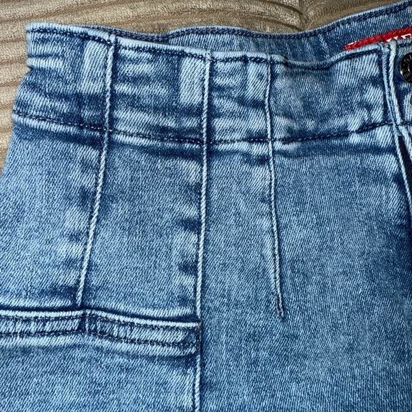 Guess Light Blue Jean Shorts - Picture 3 of 6